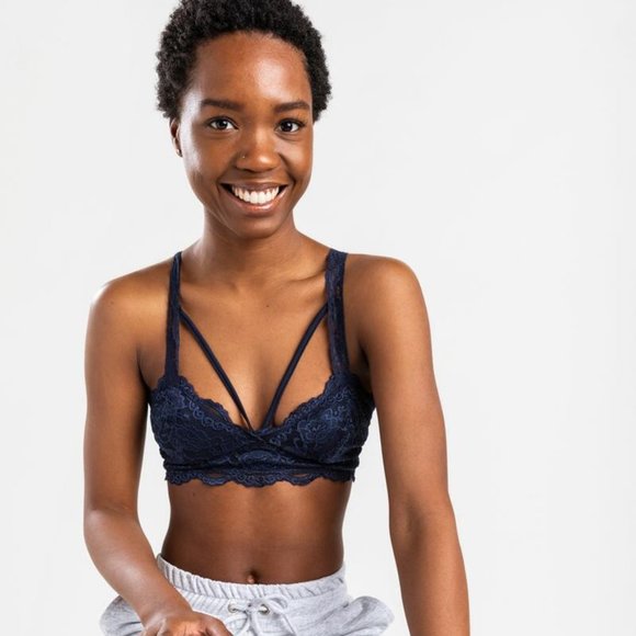 Francesca's | NWT Alexia V Cut Lace Bralette - Picture 9 of 10